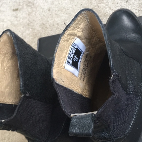 Frye black boots. Size 6.5 - Picture 4 of 6